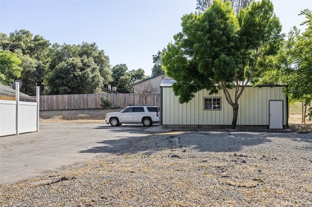 8825 Old Santa Rosa Rd, Atascadero, CA 93422 - view of parking / parking lot
