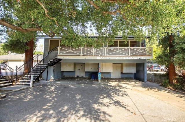 434 S Euclid Ave, Pasadena, CA 91101 - view of front of house with stairway and driveway