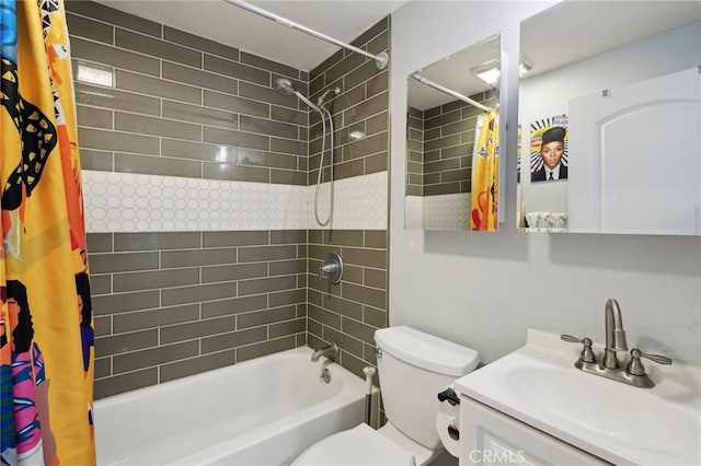1109 S Dacotah St, Los Angeles, CA 90023 - full bath featuring shower / bath combo with shower curtain, toilet, and vanity