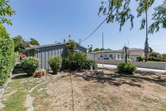 14719 Wyandotte St, Van Nuys, CA 91405 - view of front facade with board and batten siding