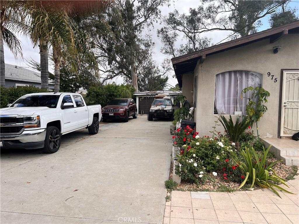 975 E Citrus St, Riverside, CA 92507 - view of property exterior featuring stucco siding