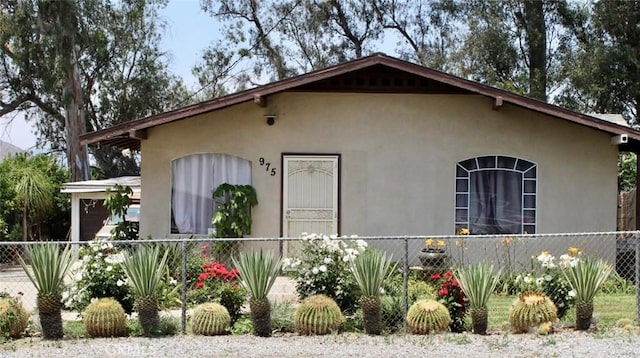 975 E Citrus St, Riverside, CA 92507 - view of front of home featuring stucco siding