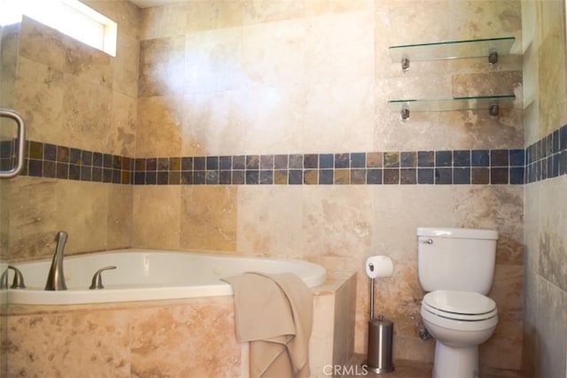 5 W 12th St, Paso Robles, CA 93446 - full bath featuring toilet, a garden tub, and tile walls