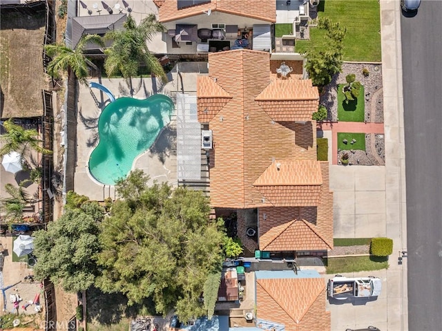 23633 Breezy Meadow Ct, Moreno Valley, CA 92557 - bird's eye view of a pool area