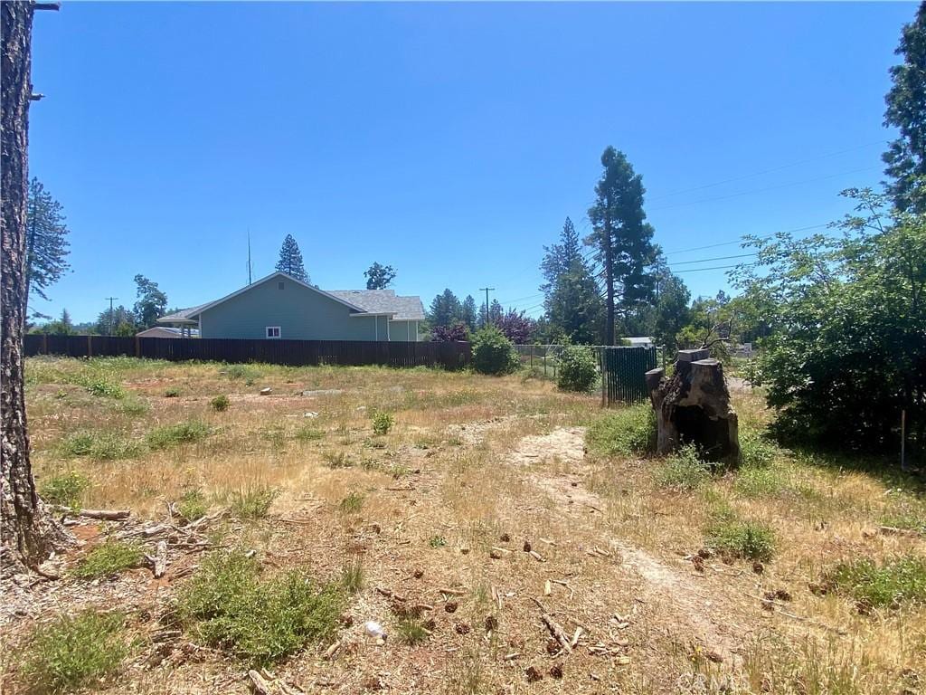14166 Creston Rd, Magalia, CA 95954