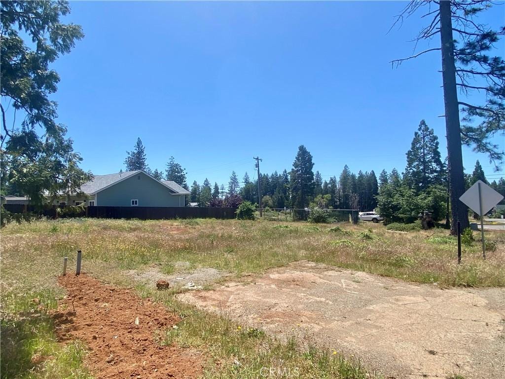 14166 Creston Rd, Magalia, CA 95954
