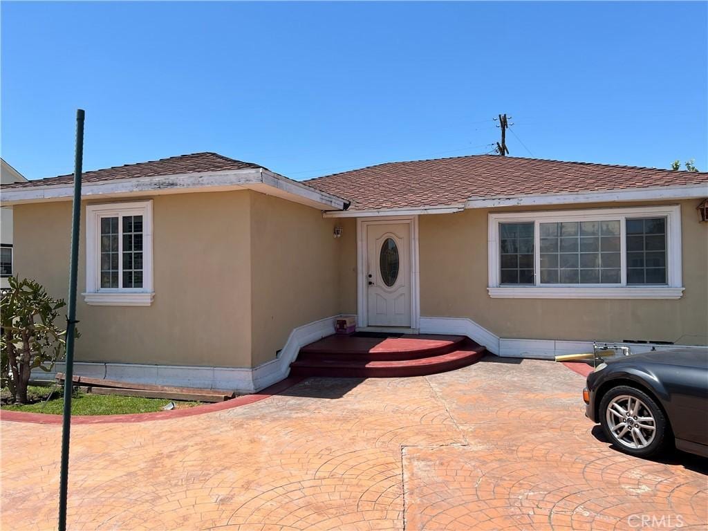 6355 Peach Ave, Van Nuys, CA 91411 - view of front of home