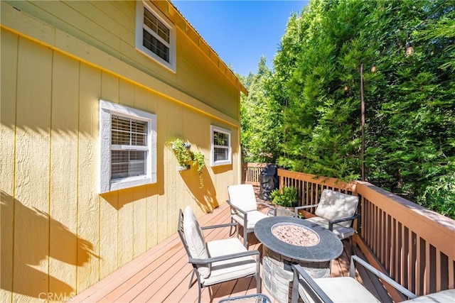 795 Glen View Ln, Twin Peaks, CA 92391 - view of wooden terrace