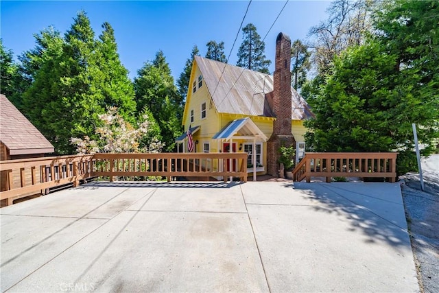795 Glen View Ln, Twin Peaks, CA 92391 - view of front of home featuring a chimney