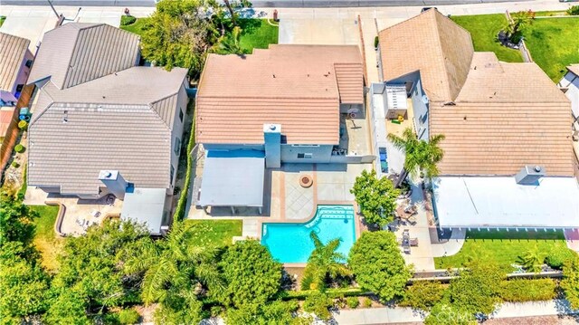 bird's eye view of a pool area
