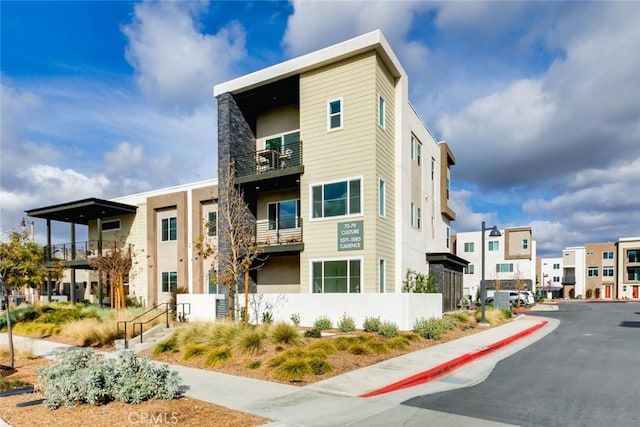 73 Culture, Irvine, CA 92618 - view of property with a residential view