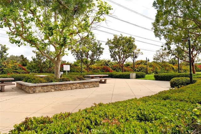 15561 Jasmine Pl, Tustin, CA 92782 - view of property's community