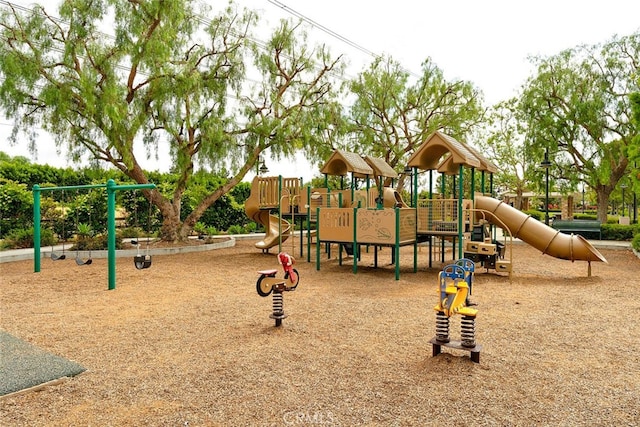 15561 Jasmine Pl, Tustin, CA 92782 - view of community play area