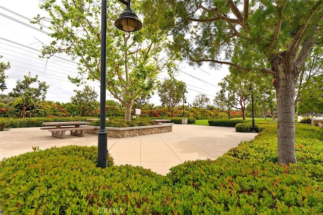 15561 Jasmine Pl, Tustin, CA 92782 - view of property's community