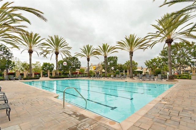 15561 Jasmine Pl, Tustin, CA 92782 - community pool with a patio
