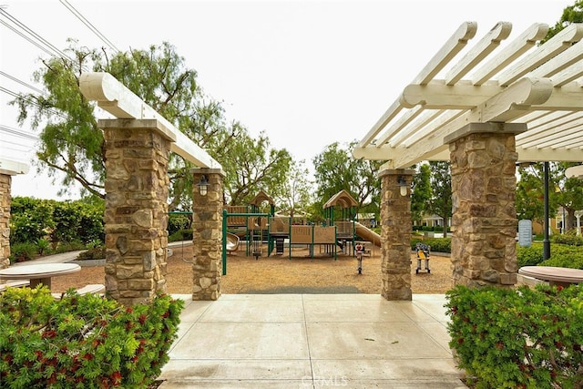 15561 Jasmine Pl, Tustin, CA 92782 - view of patio featuring a pergola