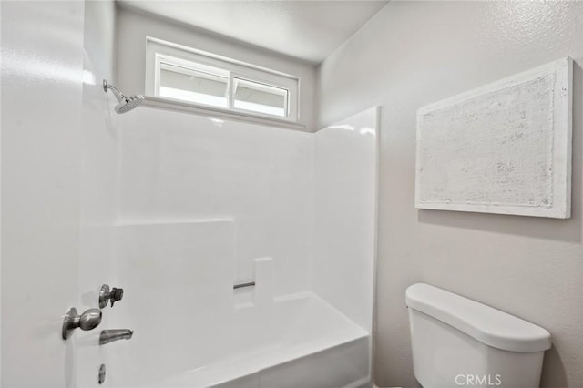 1530 N Grove St, Redlands, CA 92374 - bathroom featuring shower / bathtub combination and toilet