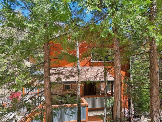 385 Iris Dr, Twin Peaks, CA 92391 - view of back of property