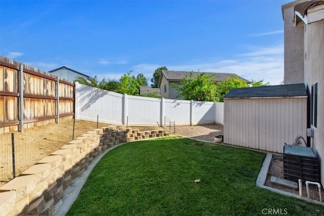 12427 Stardell Ln, Yucaipa, CA 92399 - view of yard featuring a storage shed and an outdoor structure