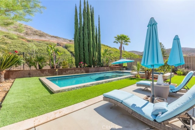 34130 Camelina St, Lake Elsinore, CA 92532 - view of pool featuring a patio area and a mountain view