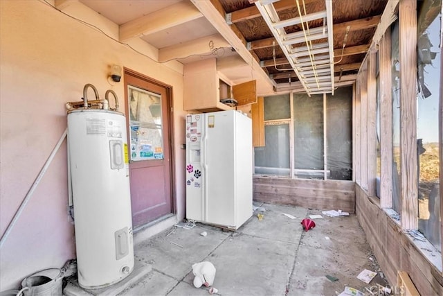 7037 Calapooya Way, Joshua Tree, CA 92252 - view of exterior entry featuring electric water heater