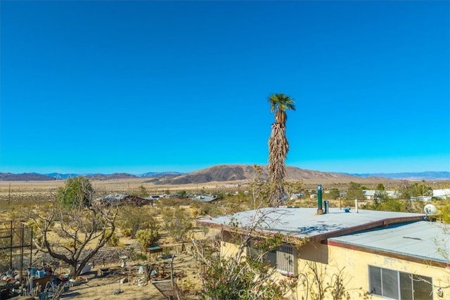 7037 Calapooya Way, Joshua Tree, CA 92252 - view of mountain background