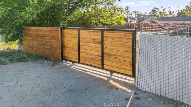 3017 Date St, Riverside, CA 92507 - view of gate