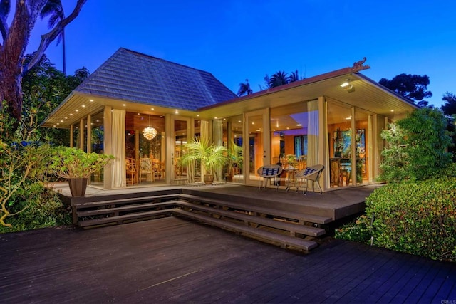 567 Gage Ln, San Diego, CA 92106 - view of wooden deck