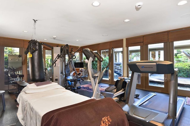 567 Gage Ln, San Diego, CA 92106 - workout area with recessed lighting