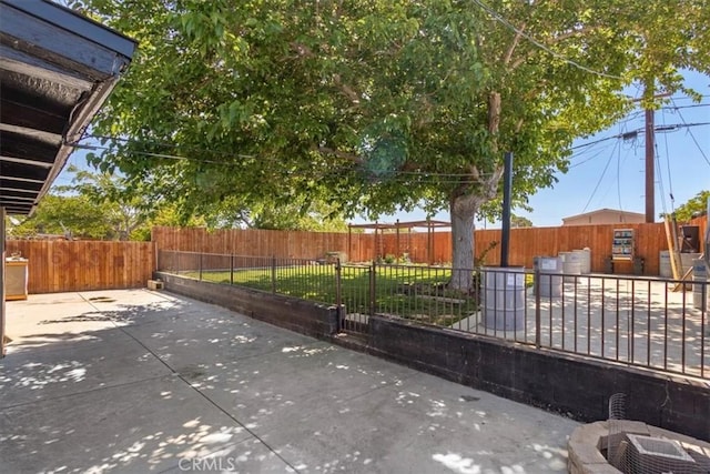 38868 Yucca Tree St, Palmdale, CA 93551 - view of patio / terrace