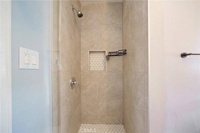 6916 Claire Ave, Reseda, CA 91335 - bathroom with a shower stall
