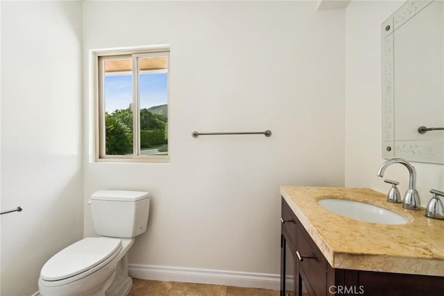 3336 Villa Mesa Rd, Pasadena, CA 91107 - bathroom with toilet and vanity