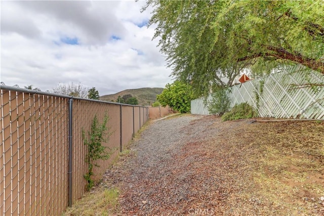 27930 Lexington Ct, Menifee, CA 92586 - view of yard