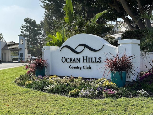 4547 Cordoba Way, Oceanside, CA 92056 - community / neighborhood sign featuring a yard