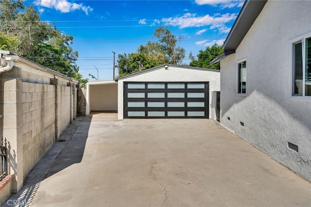 8332 Cherimoya Ave, Fontana, CA 92335 - detached garage featuring fence