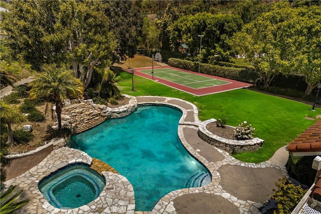 26021 Flintlock Ln, Laguna Hills, CA 92653 - swimming pool featuring a yard and an in-ground hot tub