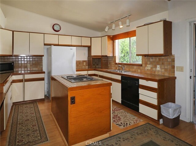 14405 Ridge Rd, Clearlake, CA 95422 - photo 26