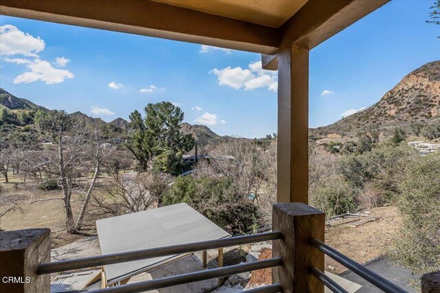 1944 Seminole Dr, Agoura Hills, CA 91301 - view of mountain background