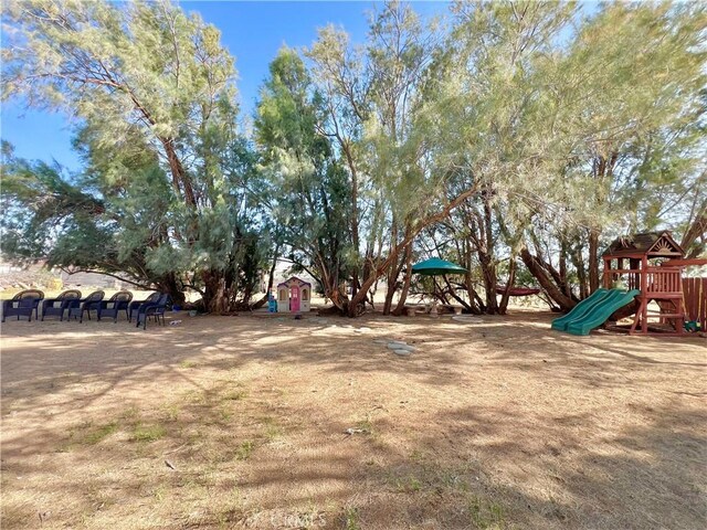 23079 Minnetonka Rd, Apple Valley, CA 92308 - view of yard