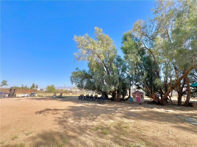 23079 Minnetonka Rd, Apple Valley, CA 92308 - view of yard