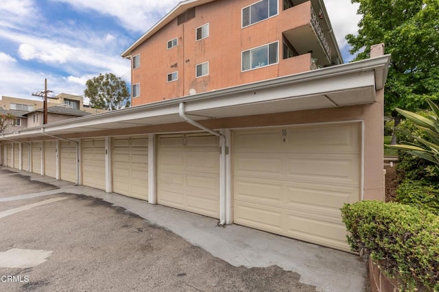 103 W Mountain St Unit C, Glendale, CA 91202 - view of garage