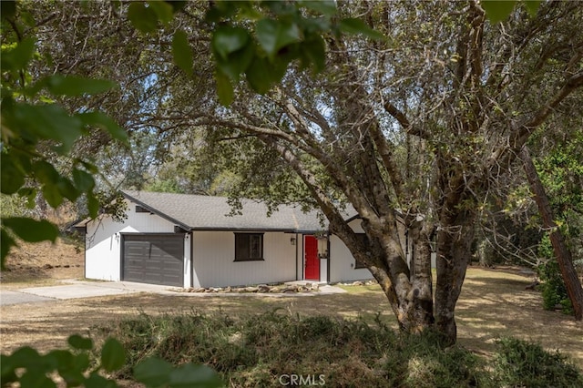 42490 Ranger Circle Way, Coarsegold, CA 93614 - view of front facade with driveway and an attached garage