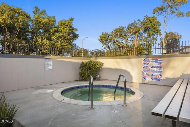 2328 N H St, Oxnard, CA 93036 - view of pool featuring a community hot tub