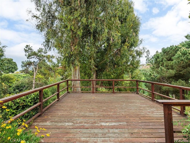 1715 W Santa Cruz St, San Pedro, CA 90732 - view of wooden terrace