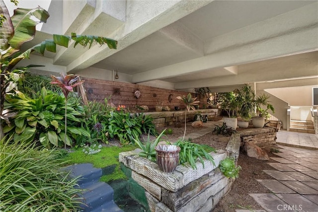 7335 Vista Del Mar Ln, Playa Del Rey, CA 90293 - view of yard