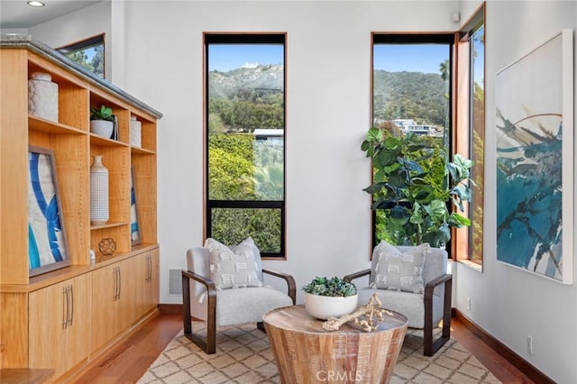 31532 Valido Rd, Laguna Beach, CA 92651 - living area featuring light wood-style floors and recessed lighting