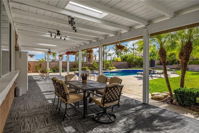 4976 Huntswood Pl, Rancho Cucamonga, CA 91737 - fenced backyard featuring a patio and outdoor dining area