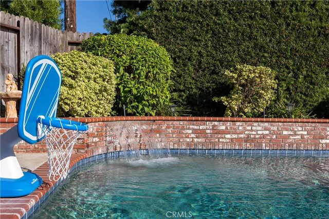 2952 Pemba Dr, Costa Mesa, CA 92626 - view of swimming pool