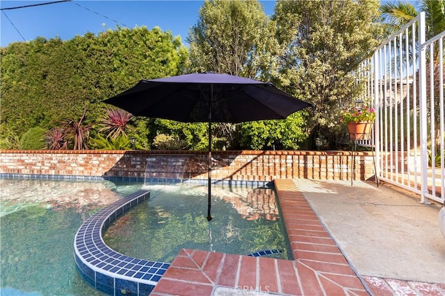 2952 Pemba Dr, Costa Mesa, CA 92626 - view of swimming pool