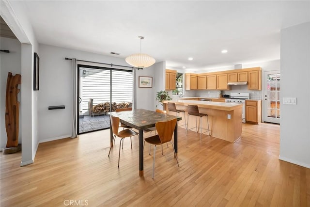2350 Meadow St, San Luis Obispo, CA 93401 - dining space featuring light wood-style floors, baseboards, and recessed lighting